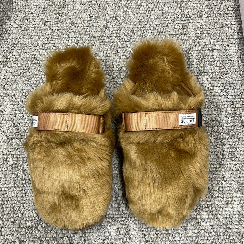 Suicoke Slide in Slippers, unisex. Mens 8/ Women’s 10